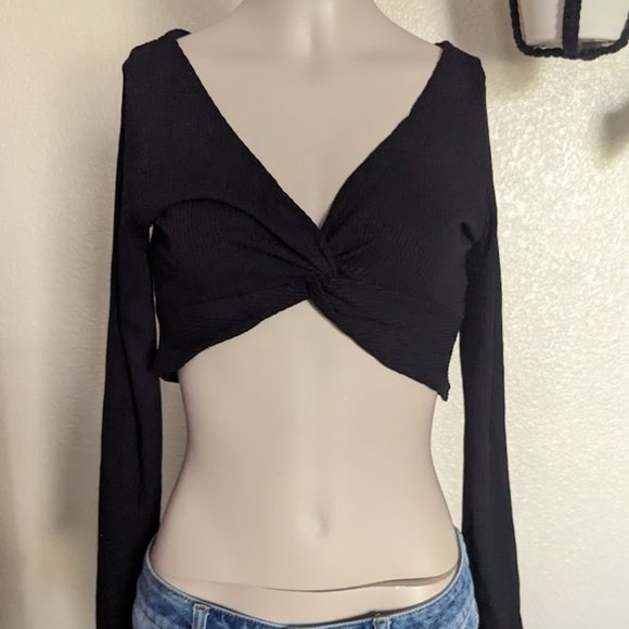 New Butgood black crop top with low v-neckline & long sleeves women’s S NWT - Picture 1 of 8